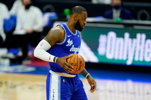 哈登23+16约基奇空砍41分 掘金不敌快船两连败